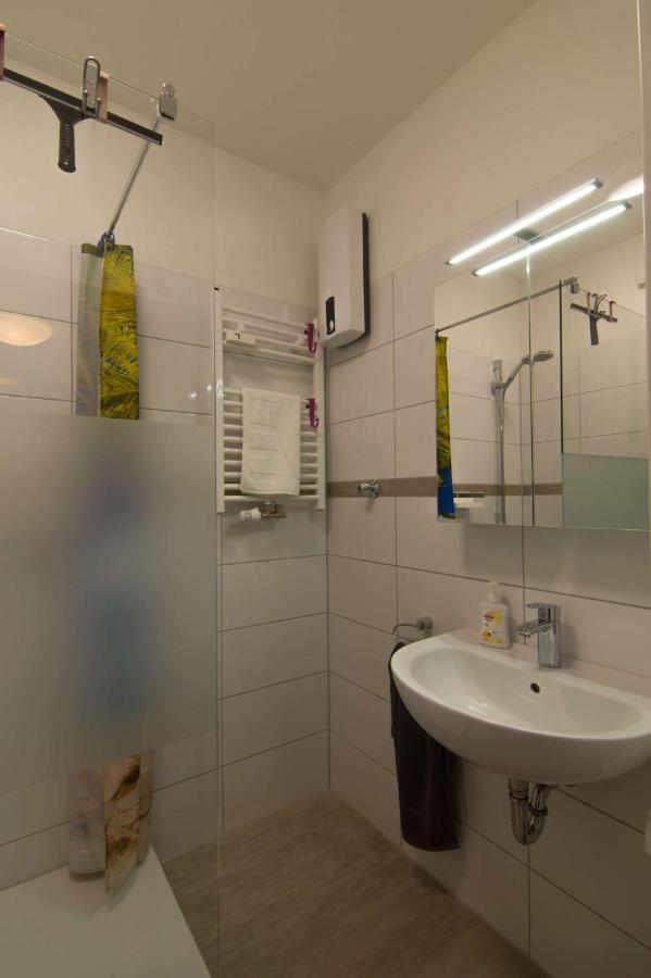 Ferienwohnung 'Zimmer Frei' Γκελσενκίρτσεν Εξωτερικό φωτογραφία